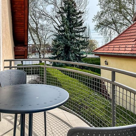 Villa 21 Boutique Rooms Balatonalmadi Ngoại thất bức ảnh