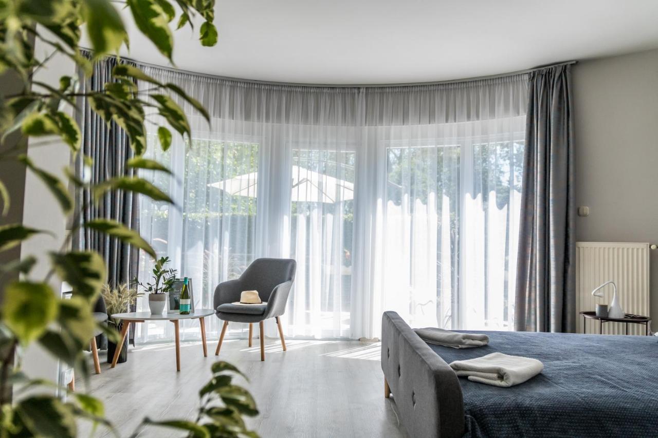 Villa 21 Boutique Rooms Balatonalmadi Ngoại thất bức ảnh