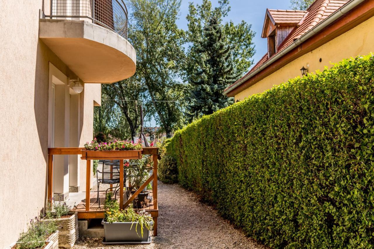 Villa 21 Boutique Rooms Balatonalmadi Ngoại thất bức ảnh