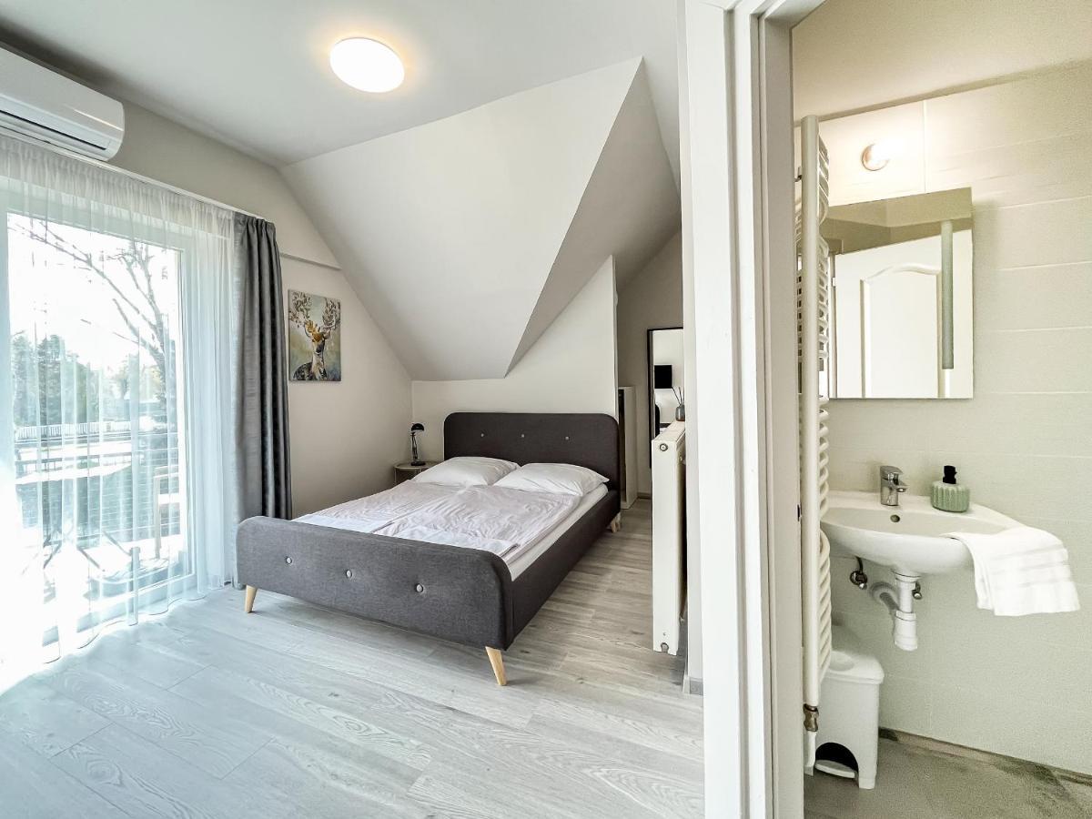 Villa 21 Boutique Rooms Balatonalmadi Ngoại thất bức ảnh