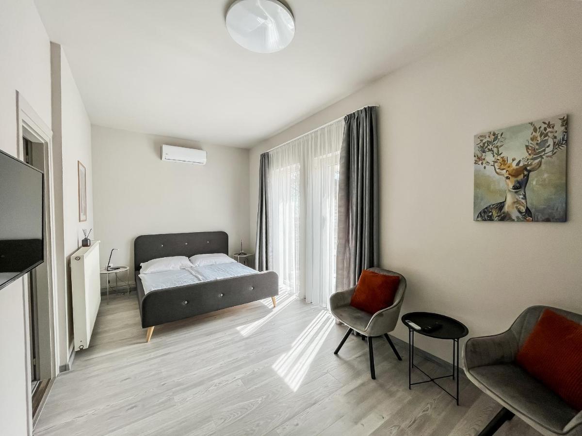 Villa 21 Boutique Rooms Balatonalmadi Ngoại thất bức ảnh