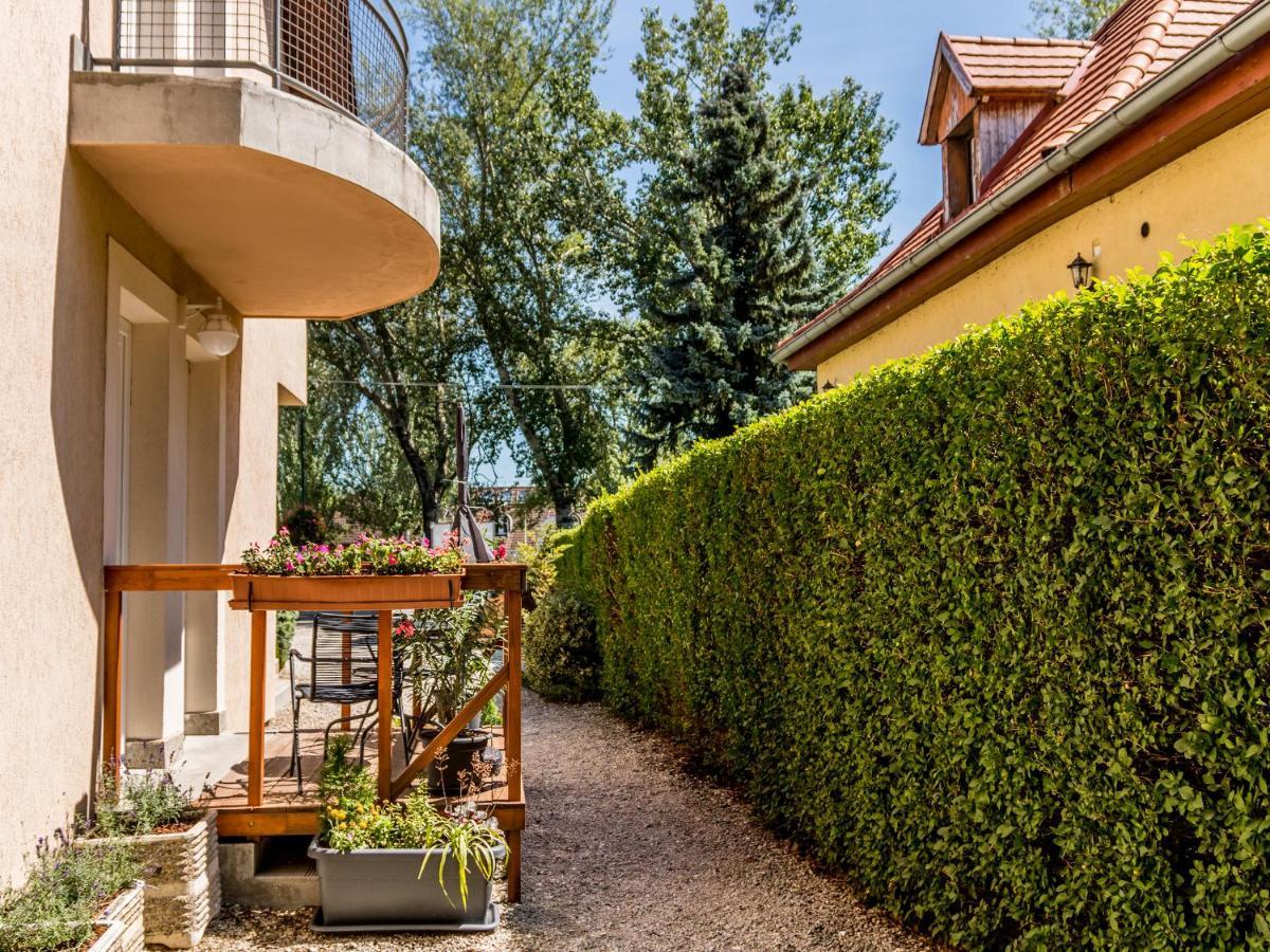 Villa 21 Boutique Rooms Balatonalmadi Ngoại thất bức ảnh